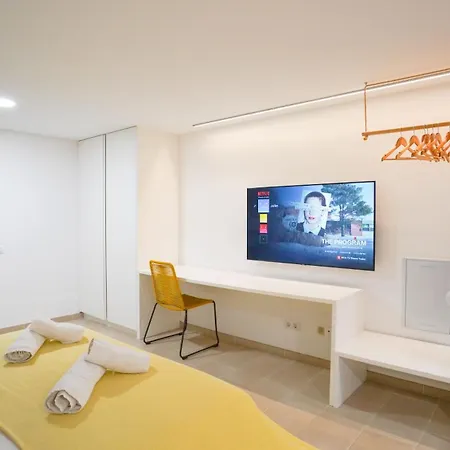 Oceanside Luxury Loft - Fast Wi-fi - Workstations *
