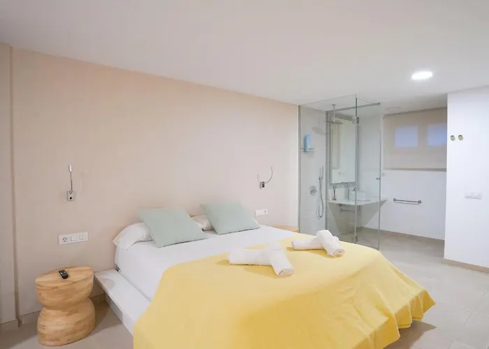 Oceanside Luxury Loft - Fast Wi-fi - Workstations