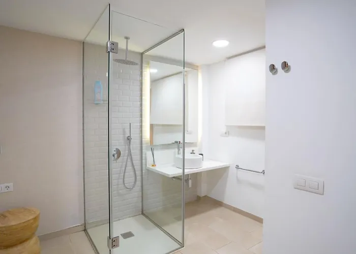 Oceanside Luxury Loft - Fast Wi-fi - Workstations شقة *