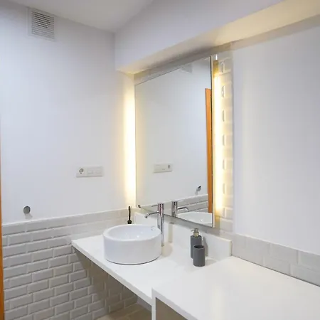 Διαμέρισμα Oceanside Luxury Loft - Fast Wi-fi - Workstations *