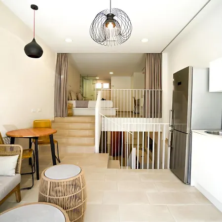 Oceanside Luxury Loft - Fast Wi-fi - Workstations Апартаменты Коральео