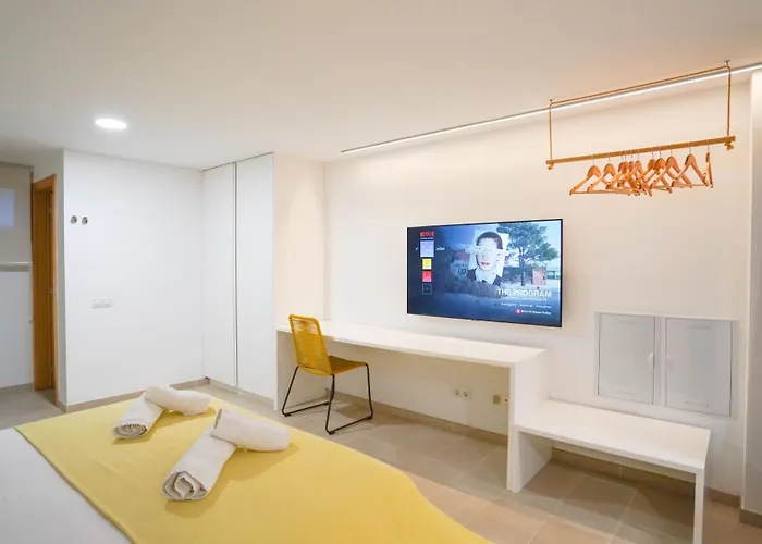 Oceanside Luxury Loft - Fast Wi-fi - Workstations *